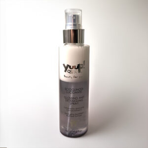 Yuup! Glossing and detangling spray